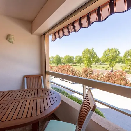 Bright 60 M With Balcony At 350 M From The Beach Διαμέρισμα *