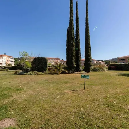 Daire Bright 60 M With Balcony At 350 M From The Beach *