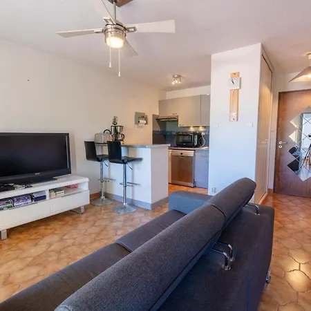 Bright 60 M With Balcony At 350 M From The Beach La Londe-les-Maures